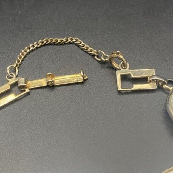 Vintage Egyptian Revival White Glass Scarab Bracelet Gold Tone Safety Chain 7.75 - Picture 7 of 7